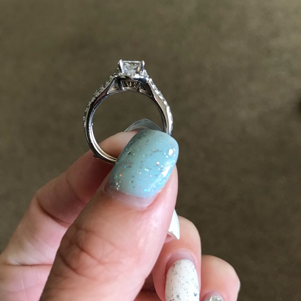 Diamond Ring - Picture 2 of 6